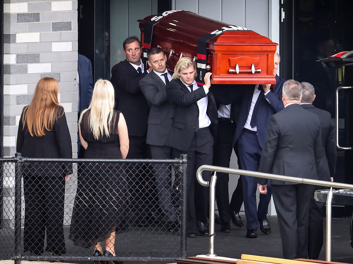 Shane Warne Private funeral held for cricketing great in Melbourne Photo Gallery - Sakshi4