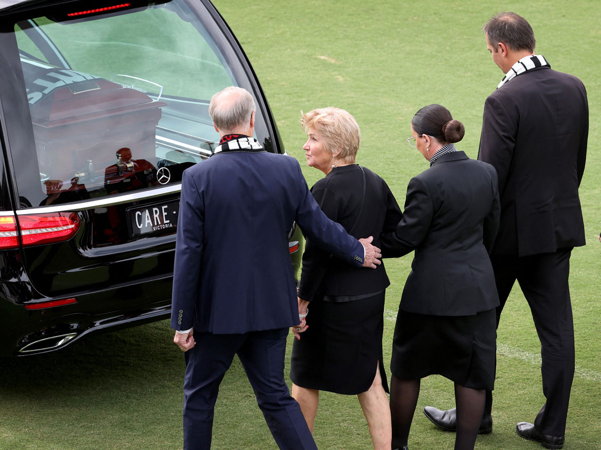 Shane Warne Private funeral held for cricketing great in Melbourne Photo Gallery - Sakshi9