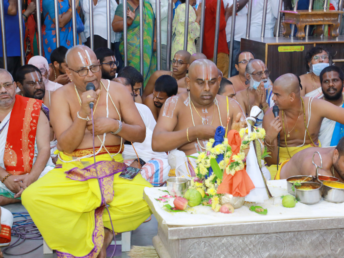 Panchkundatma Mahayagam in Yadadri Temple Photo Gallery - Sakshi14