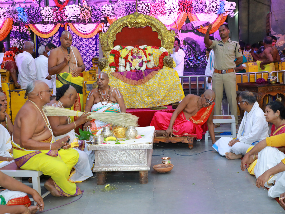 Panchkundatma Mahayagam in Yadadri Temple Photo Gallery - Sakshi16