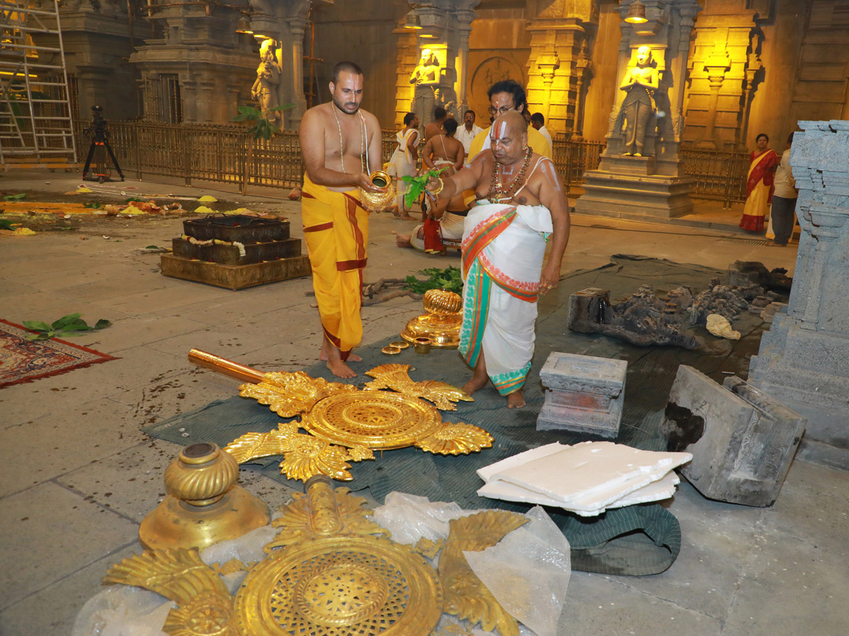 Panchkundatma Mahayagam in Yadadri Temple Photo Gallery - Sakshi3