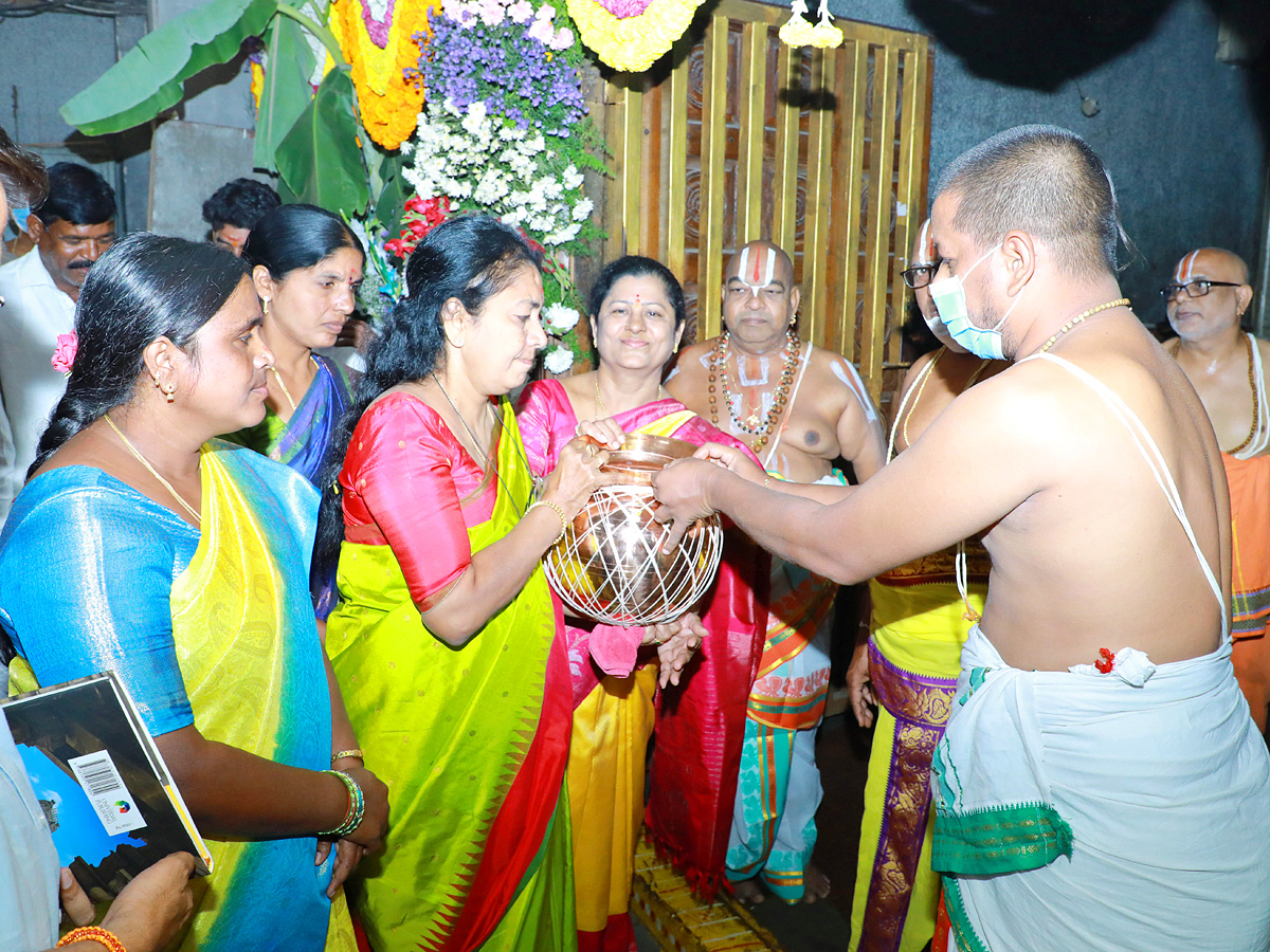 Panchkundatma Mahayagam in Yadadri Temple Photo Gallery - Sakshi20