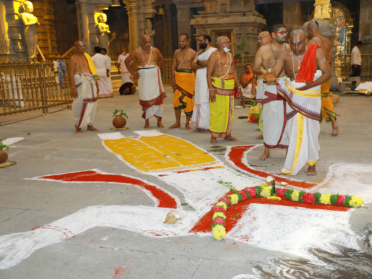 Panchkundatma Mahayagam in Yadadri Temple Photo Gallery - Sakshi6