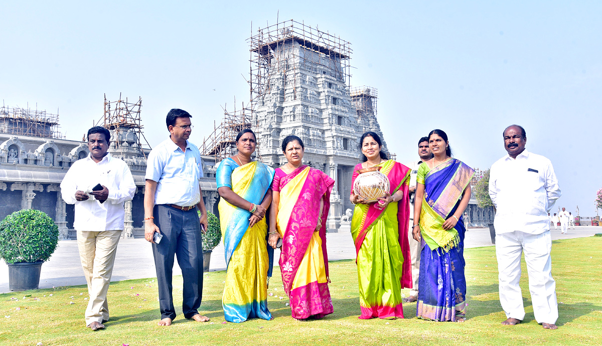 Yadadri Temple in Telangana  - Sakshi2