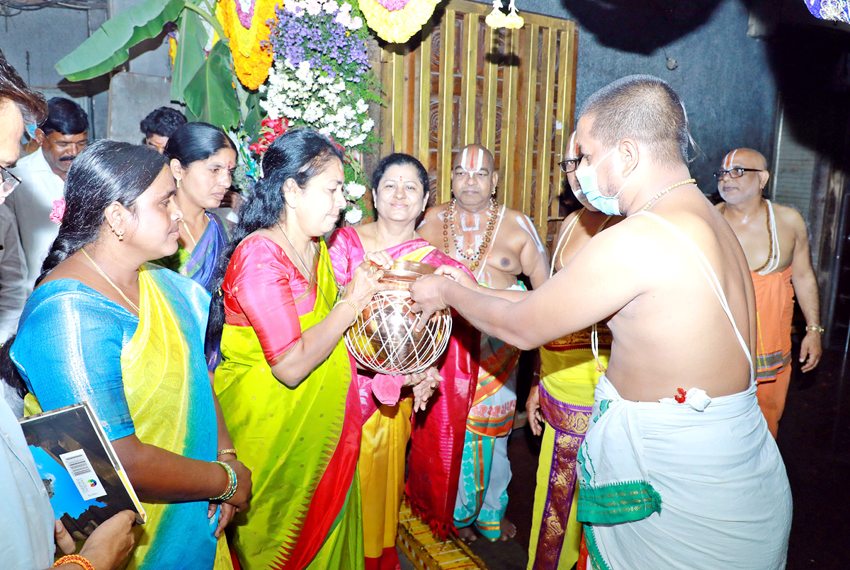 Yadadri Temple in Telangana  - Sakshi3