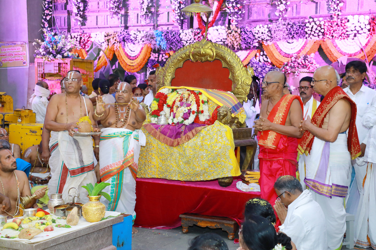 Yadadri Temple in Telangana  - Sakshi1