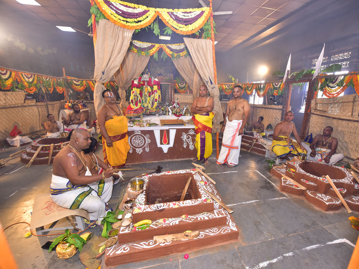 Agni madhanam in yadadri Photo Gallery - Sakshi1