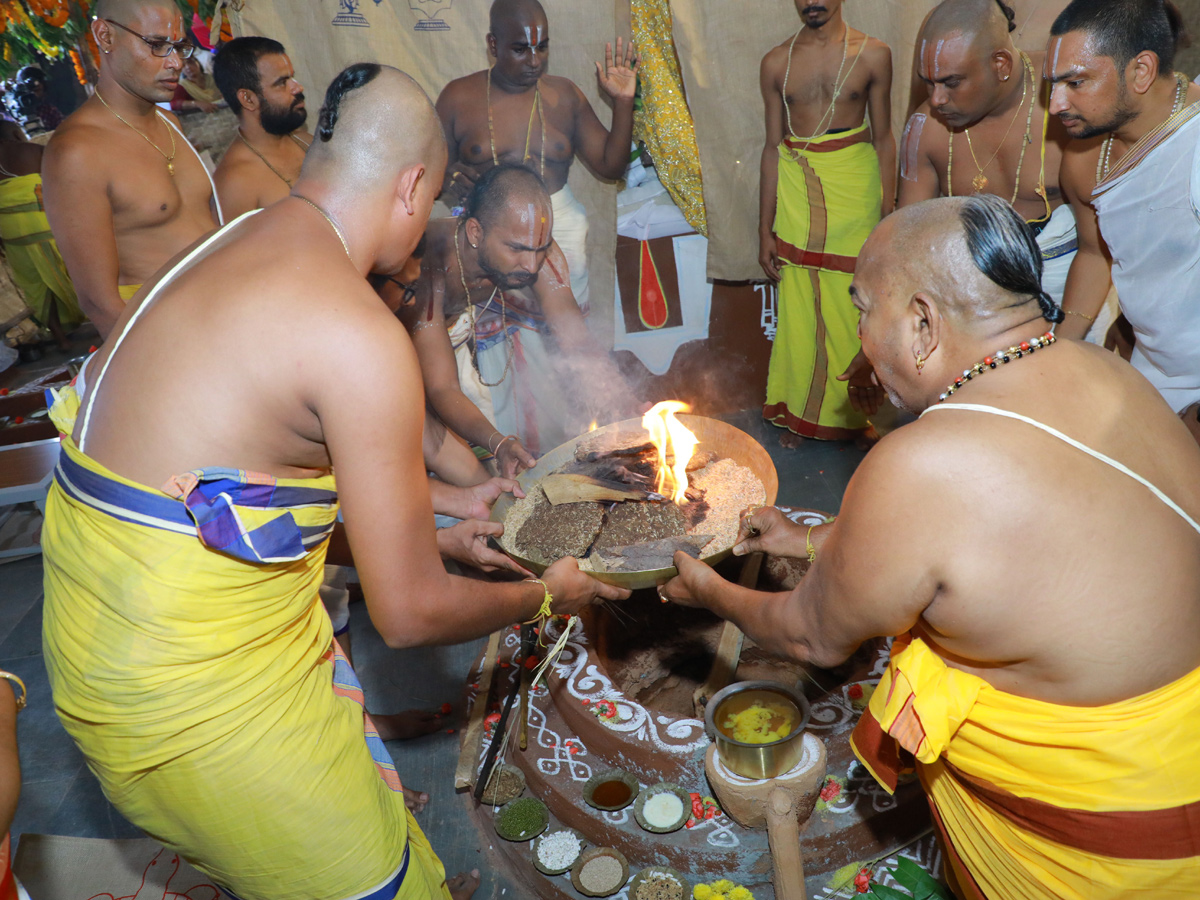 Agni madhanam in yadadri Photo Gallery - Sakshi13