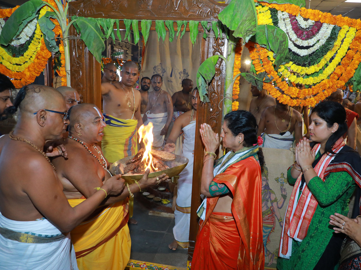 Agni madhanam in yadadri Photo Gallery - Sakshi14
