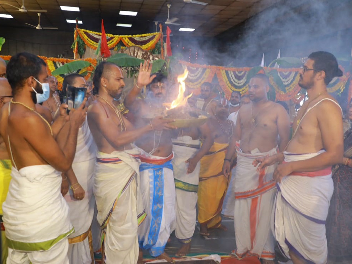 Agni madhanam in yadadri Photo Gallery - Sakshi16