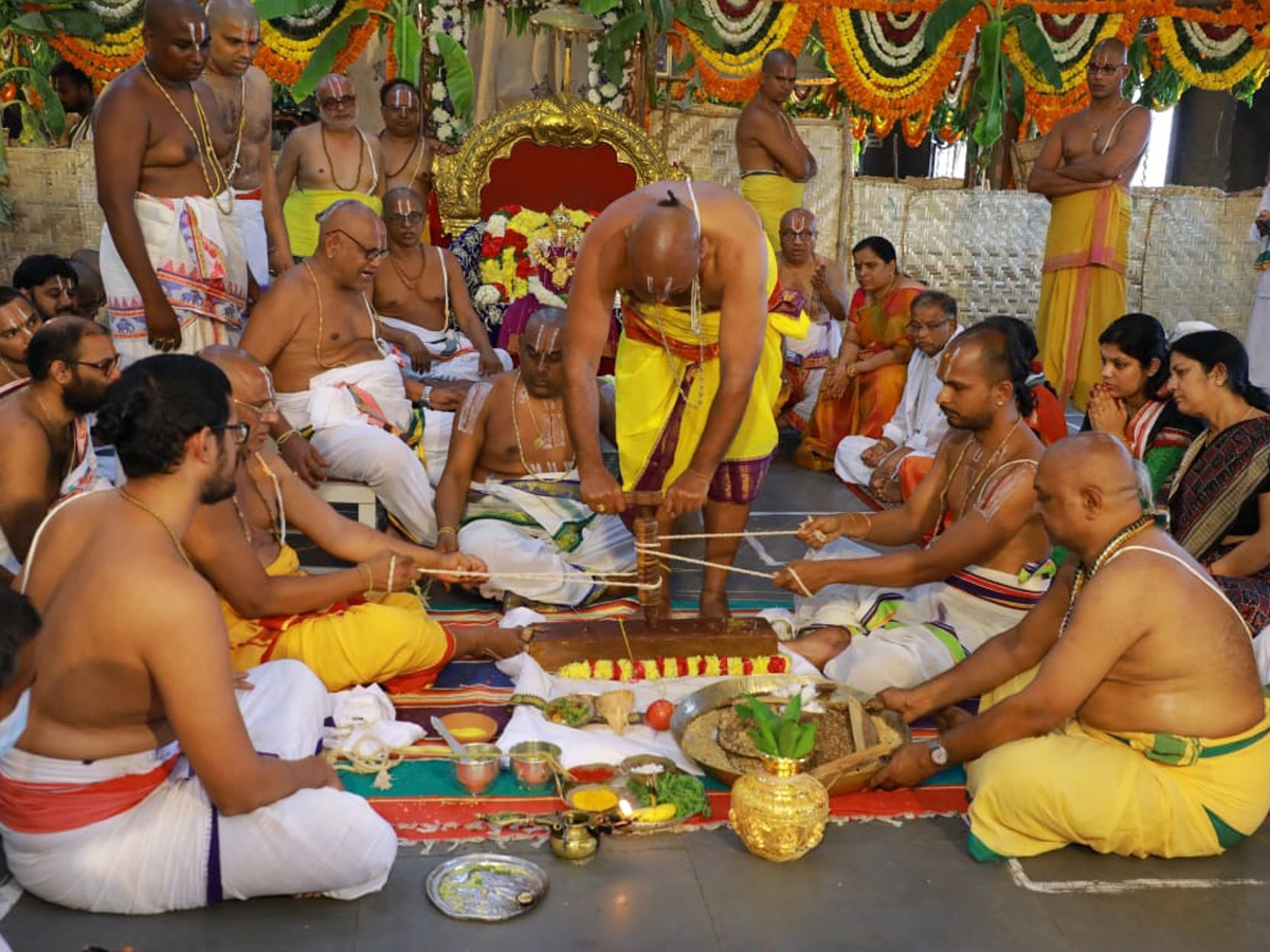 Agni madhanam in yadadri Photo Gallery - Sakshi17