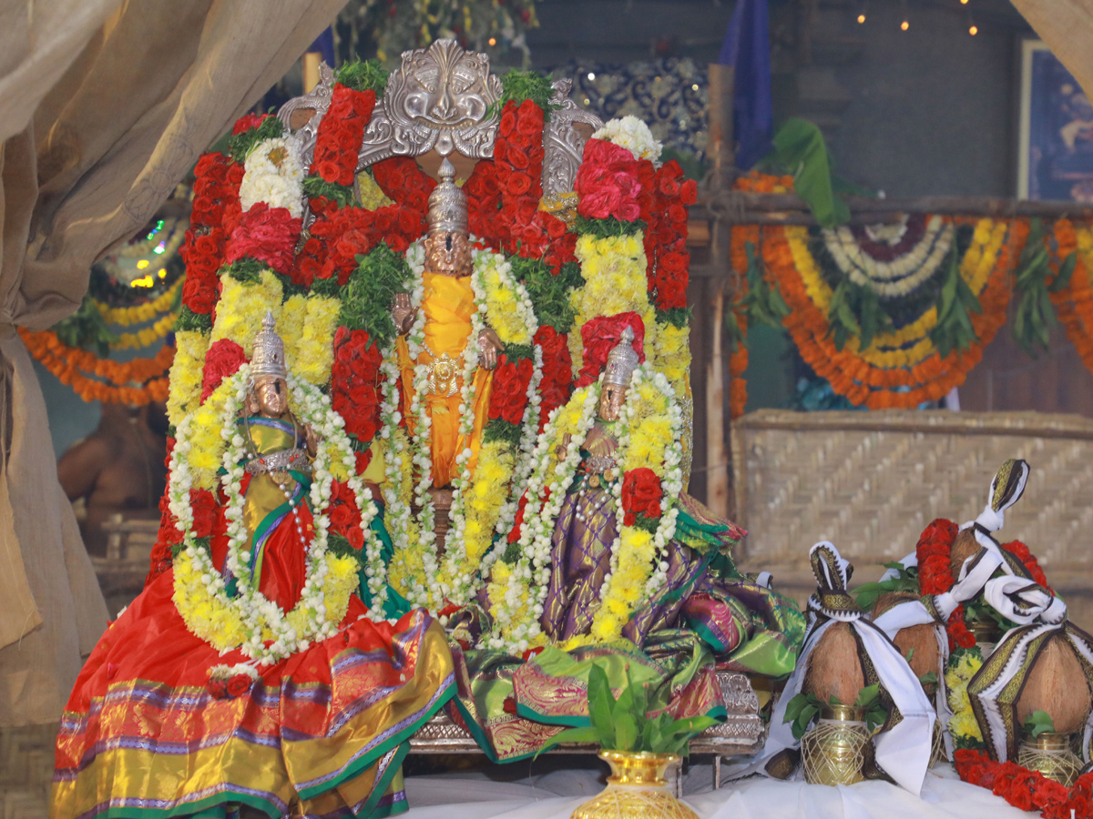 Agni madhanam in yadadri Photo Gallery - Sakshi7