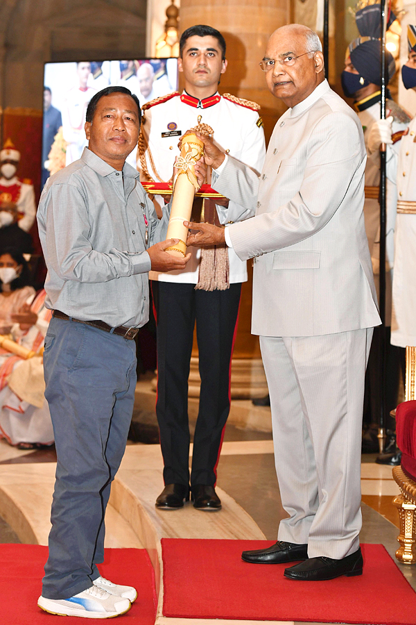 President Kovind Presents Padma Awards at 2022 Ceremony - Sakshi7