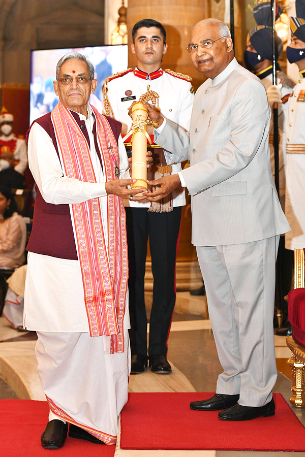 President Kovind Presents Padma Awards at 2022 Ceremony - Sakshi18