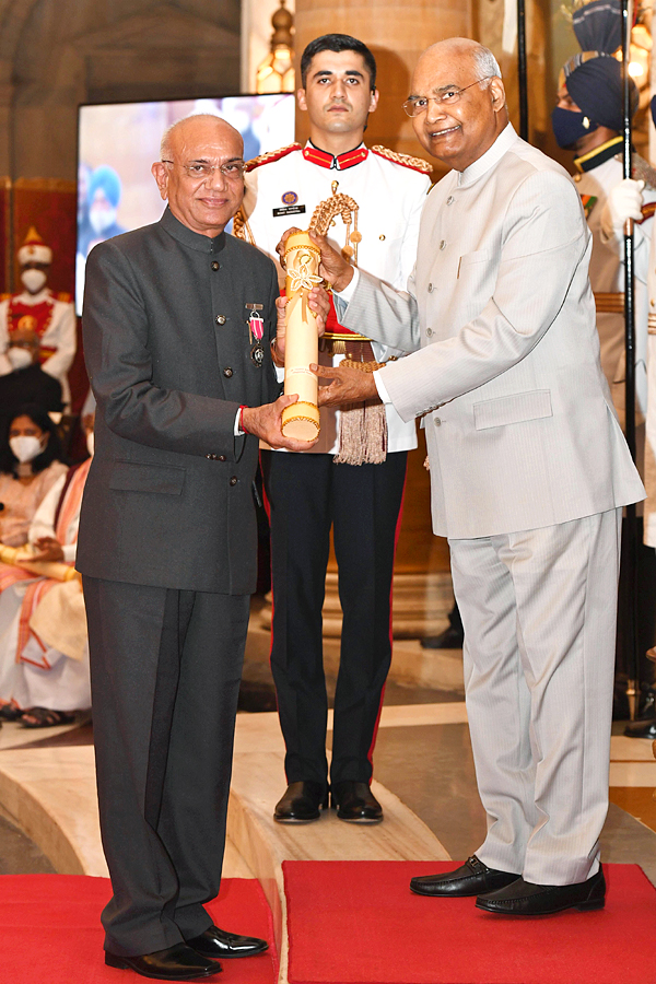 President Kovind Presents Padma Awards at 2022 Ceremony - Sakshi32