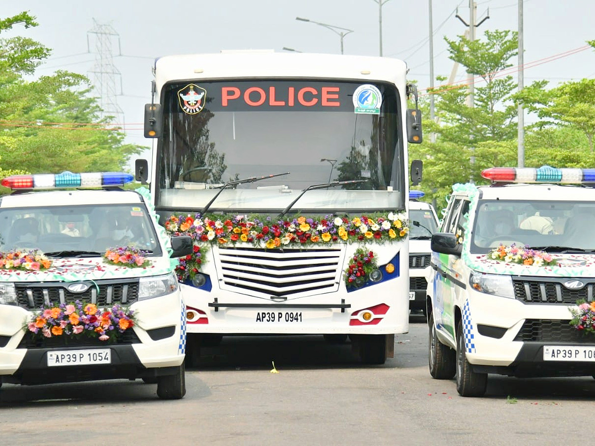 CM YS Jagan launches Disha Patrolling Vehicles  - Sakshi12