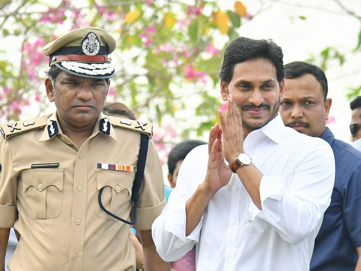 CM YS Jagan launches Disha Patrolling Vehicles  - Sakshi13