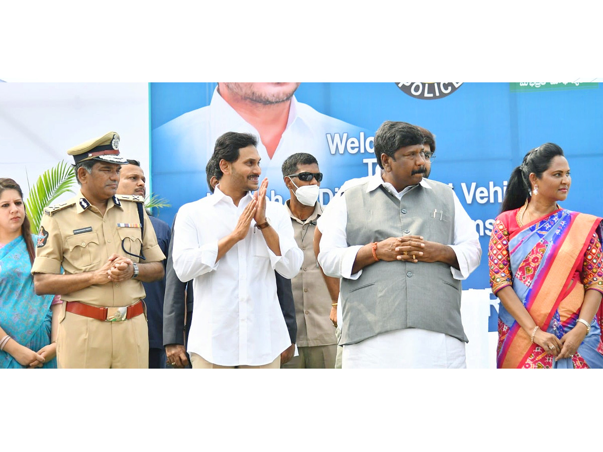 CM YS Jagan launches Disha Patrolling Vehicles  - Sakshi3