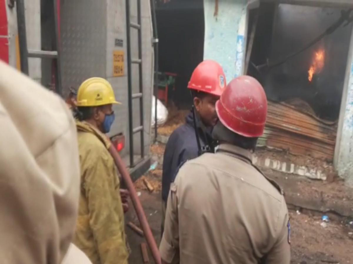 Hyderabad Fire Accident In Bhoiguda Timber Depot Photo Gallery - Sakshi6