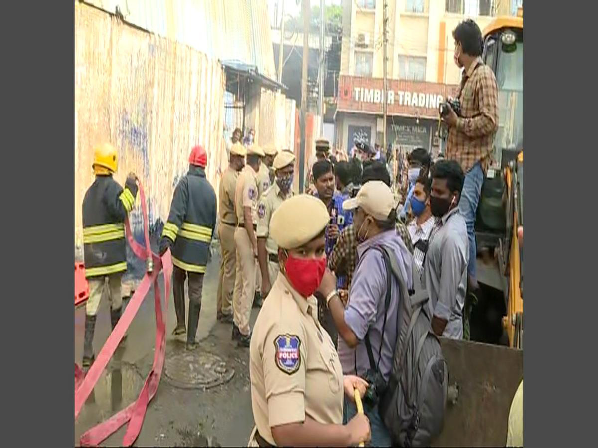 Hyderabad Fire Accident In Bhoiguda Timber Depot Photo Gallery - Sakshi7