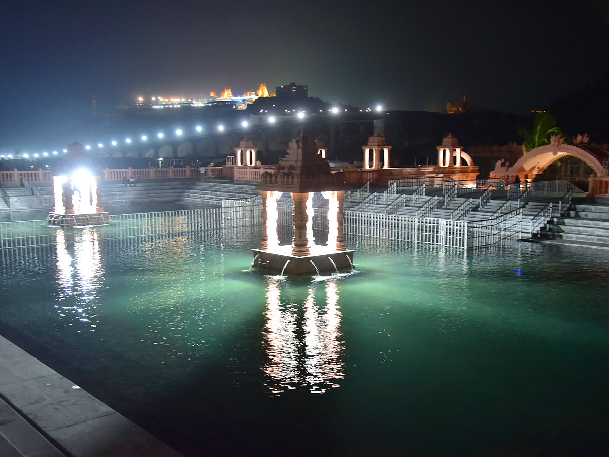 Yadagiri Lakshmi Narasimha Swamy Temple Pics - Sakshi10