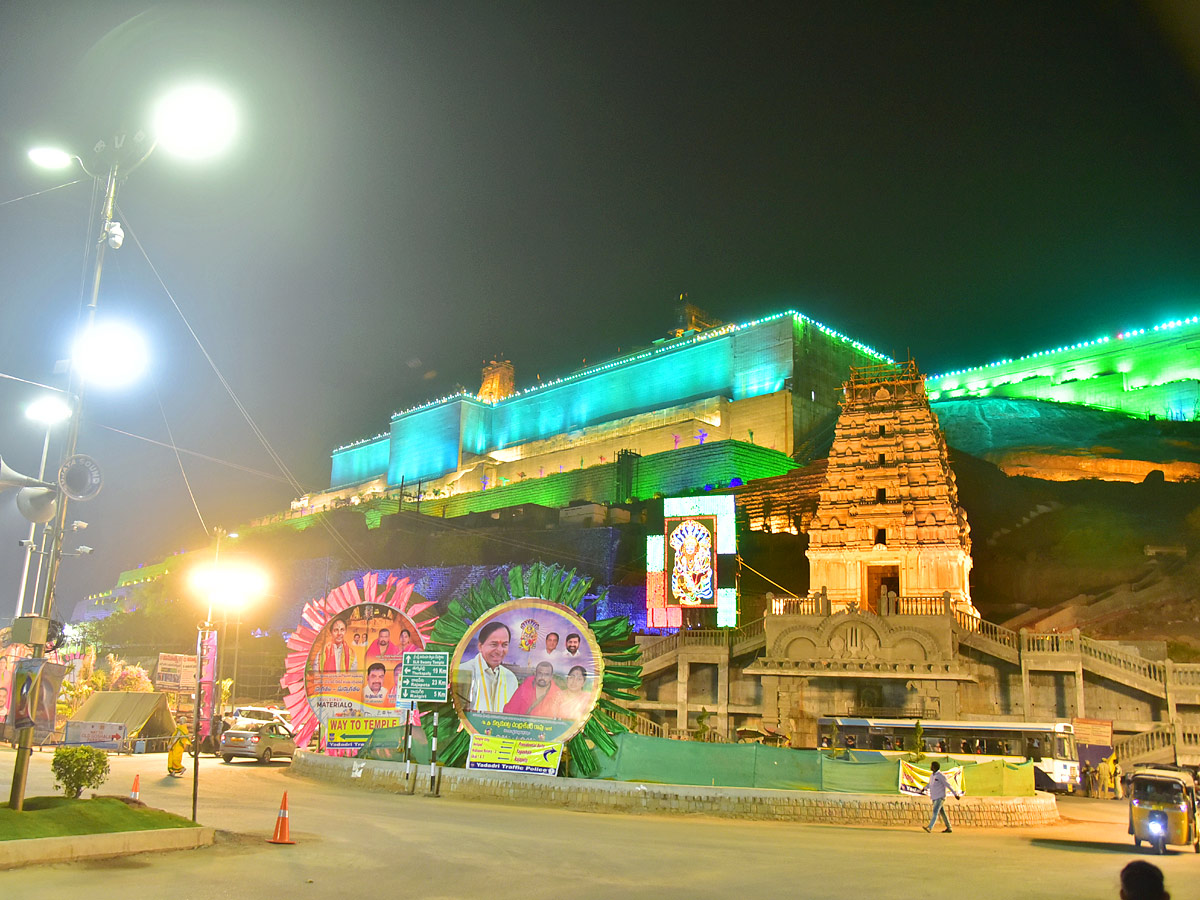 Yadagiri Lakshmi Narasimha Swamy Temple Pics - Sakshi9