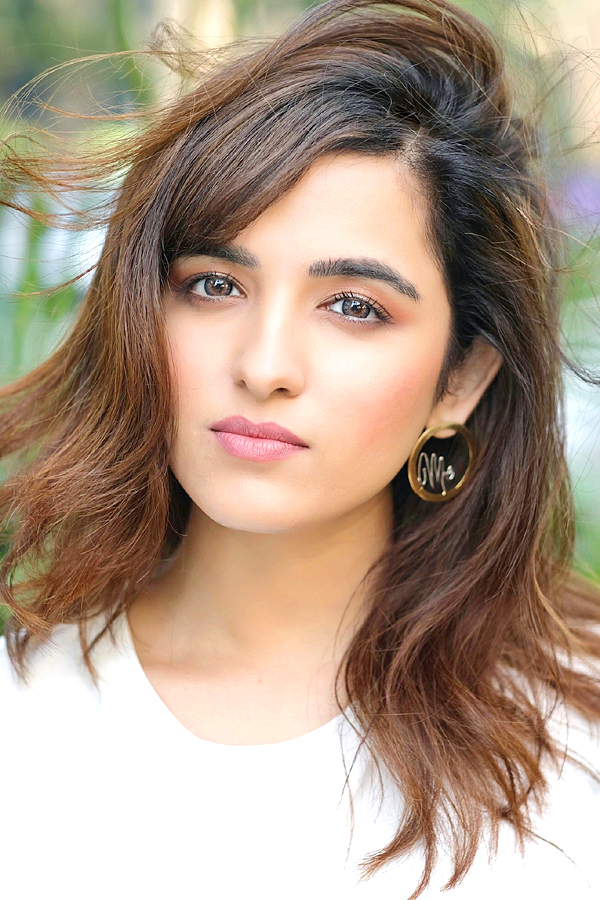 Shirley Setia HD Photos - Sakshi9