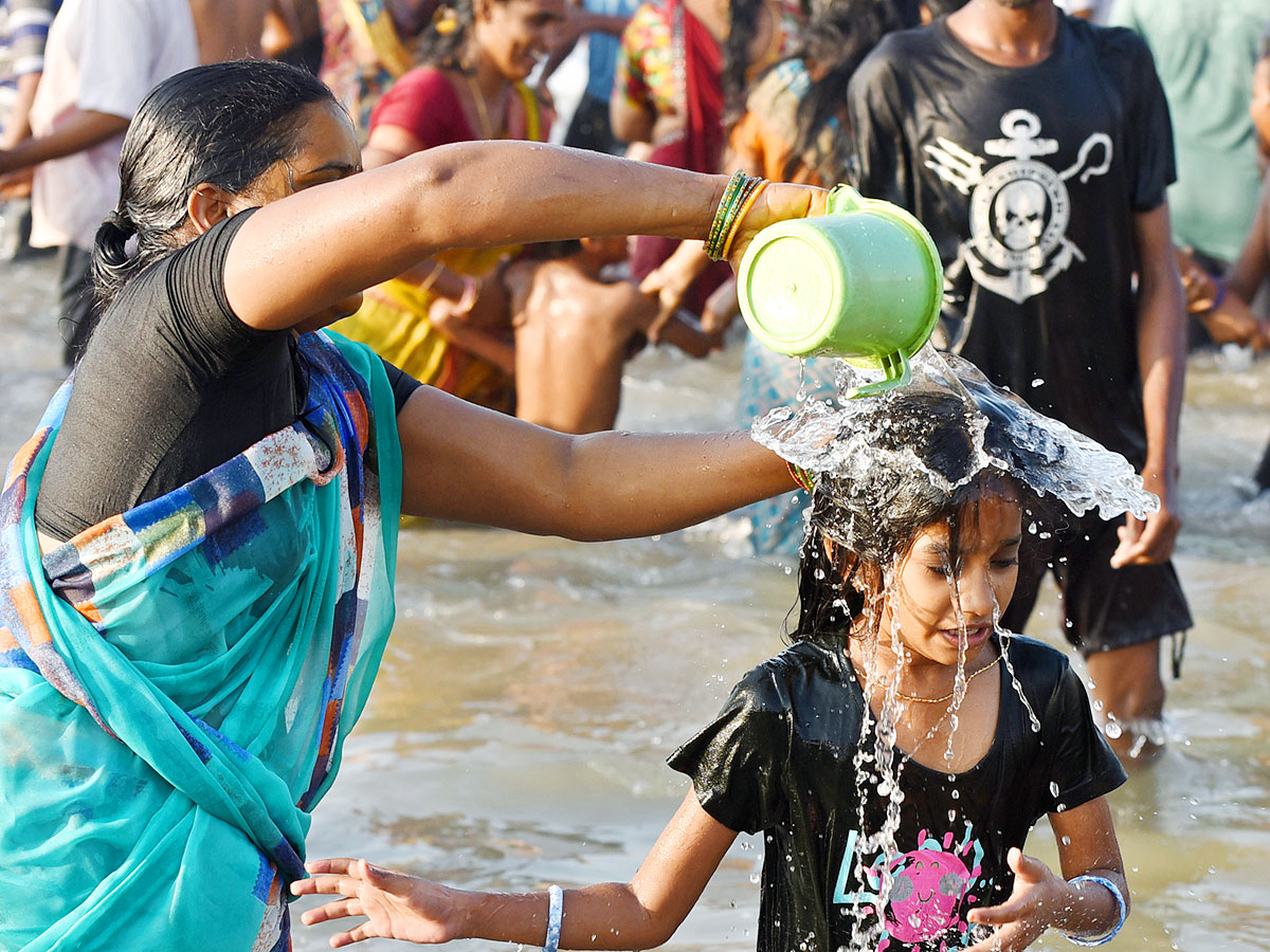 Maha Shivaratri 2022 Visakhapatnam Beach  - Sakshi14