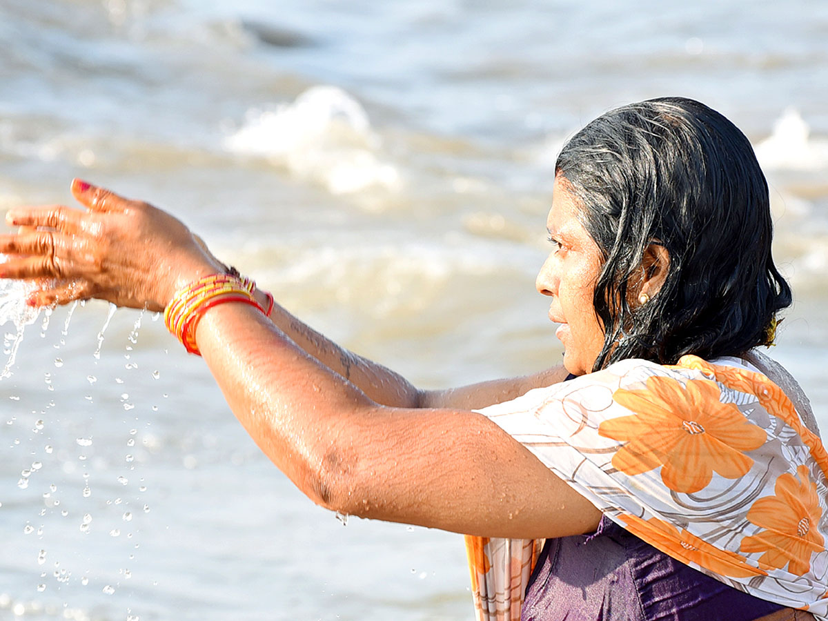 Maha Shivaratri 2022 Visakhapatnam Beach  - Sakshi16