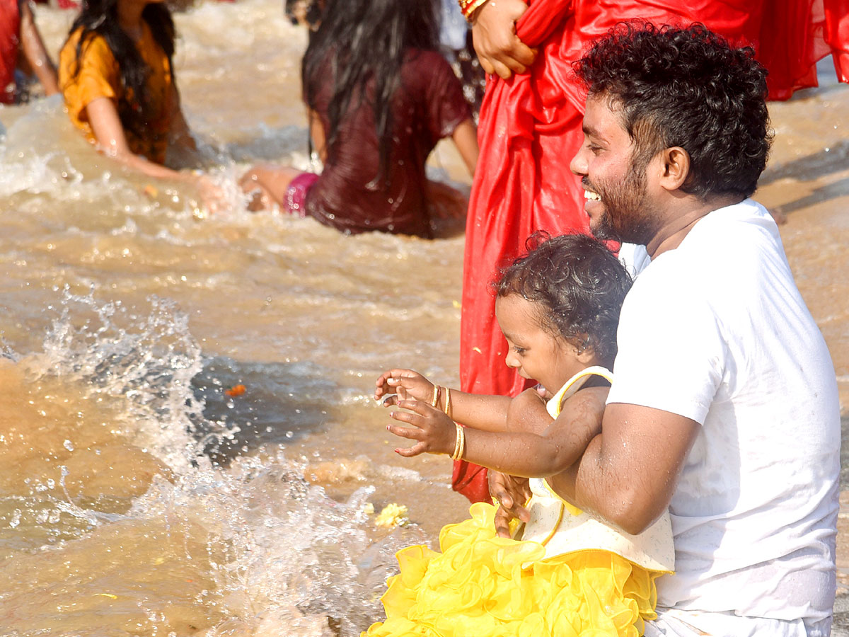 Maha Shivaratri 2022 Visakhapatnam Beach  - Sakshi18