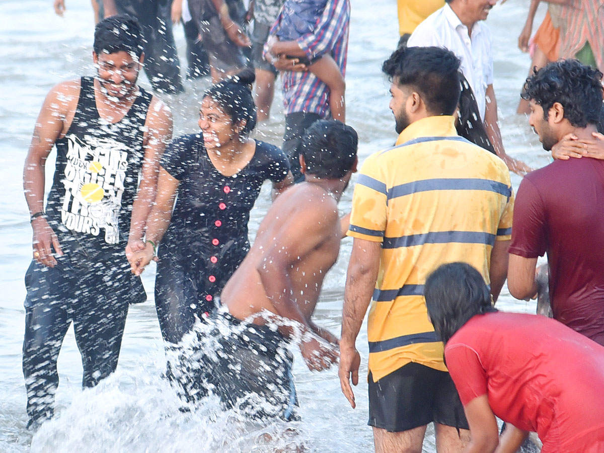 Maha Shivaratri 2022 Visakhapatnam Beach  - Sakshi19