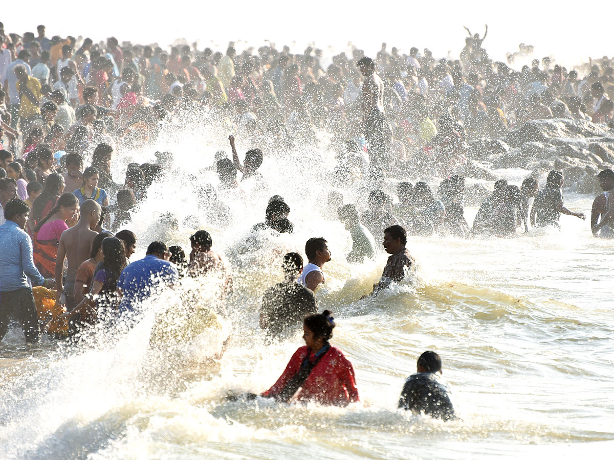 Maha Shivaratri 2022 Visakhapatnam Beach  - Sakshi23