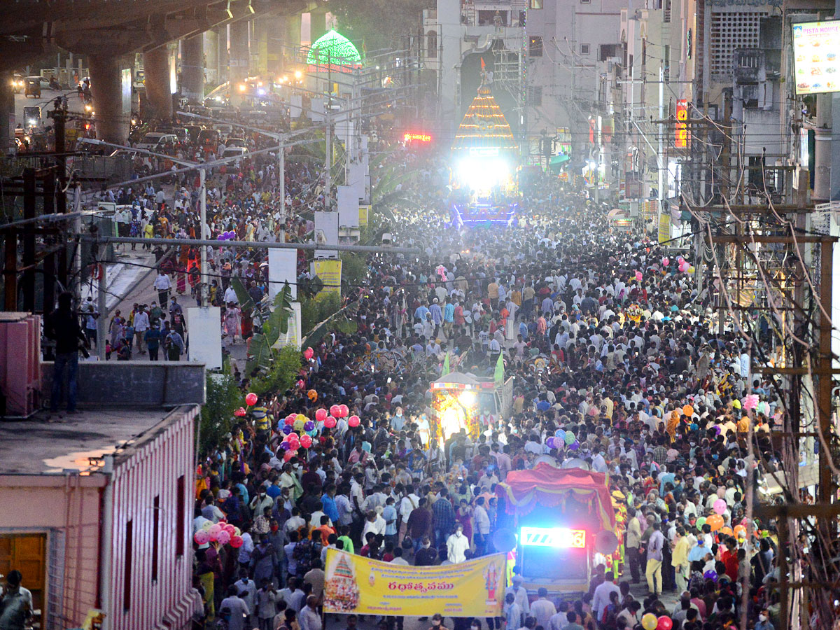 Maha Shivratri Ratha Yatra in Vijayawada Photos - Sakshi17