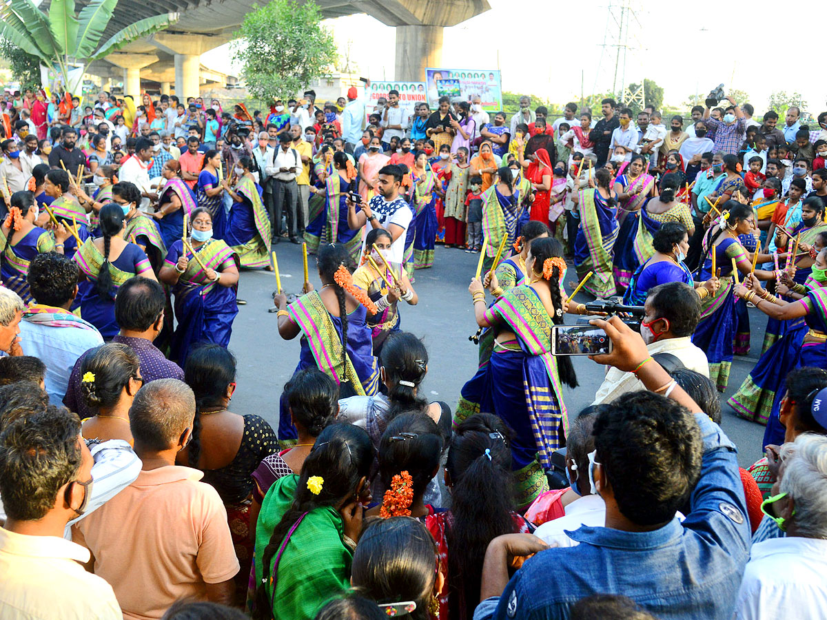 Maha Shivratri Ratha Yatra in Vijayawada Photos - Sakshi20