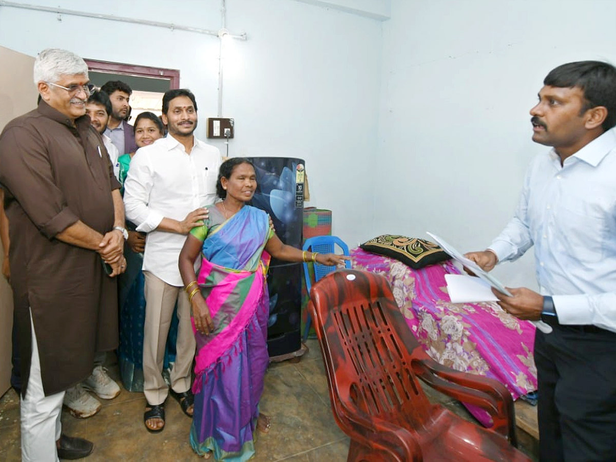 CM YS Jagan Union Minister Gajendra Singh Shekawat Visit to Polavaram Photo Gallery - Sakshi11