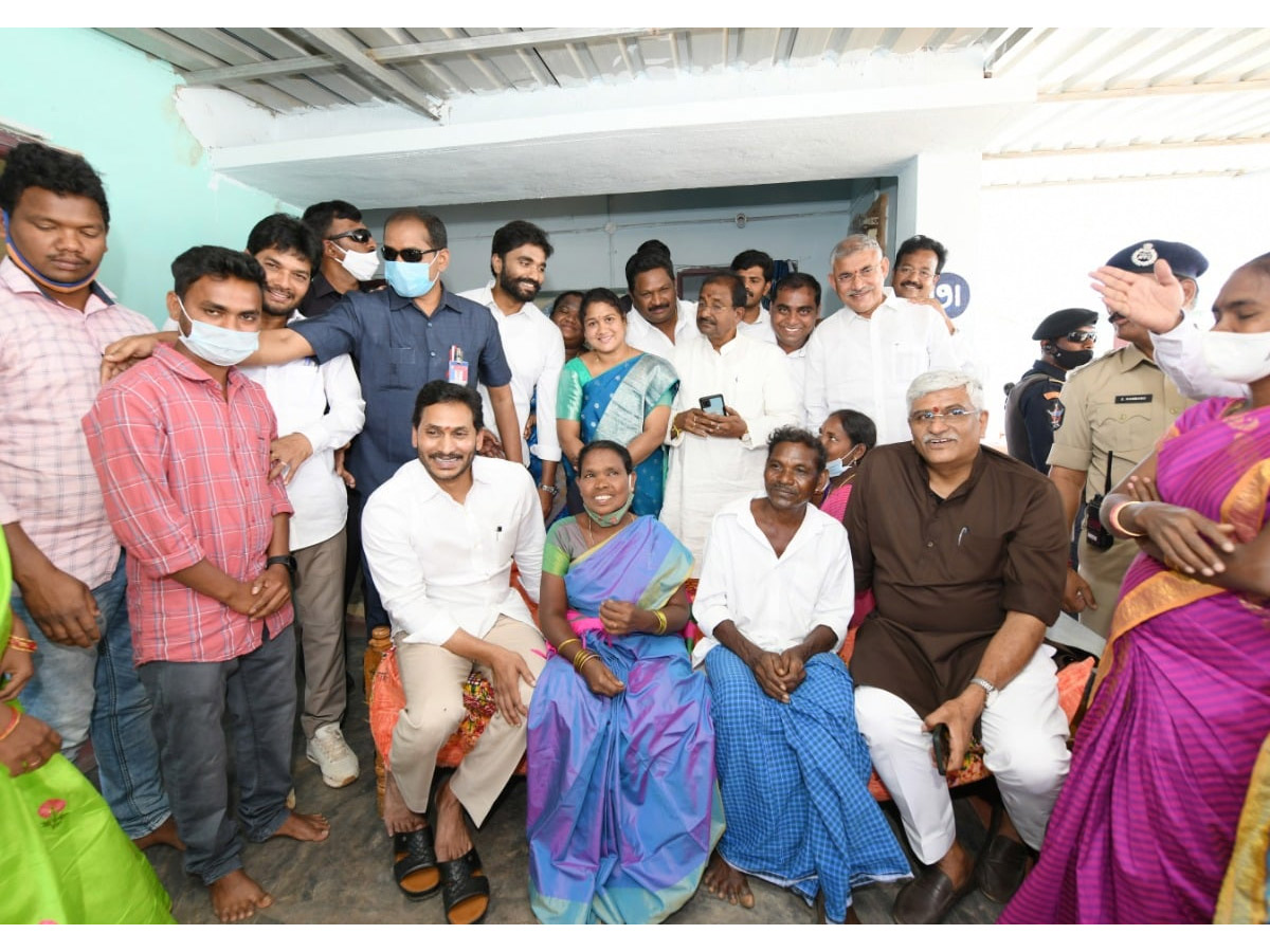 CM YS Jagan Union Minister Gajendra Singh Shekawat Visit to Polavaram Photo Gallery - Sakshi27