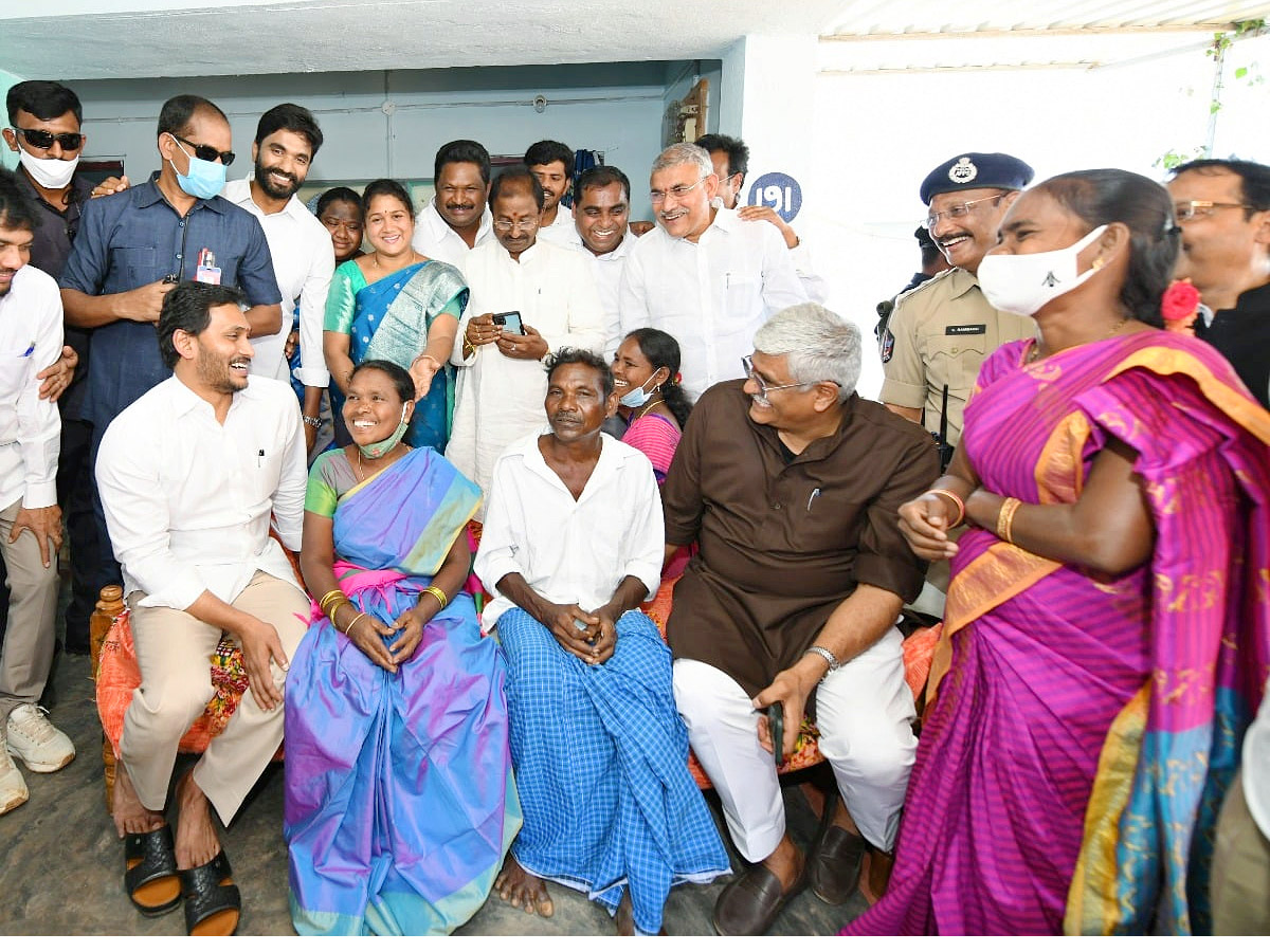 CM YS Jagan Union Minister Gajendra Singh Shekawat Visit to Polavaram Photo Gallery - Sakshi29