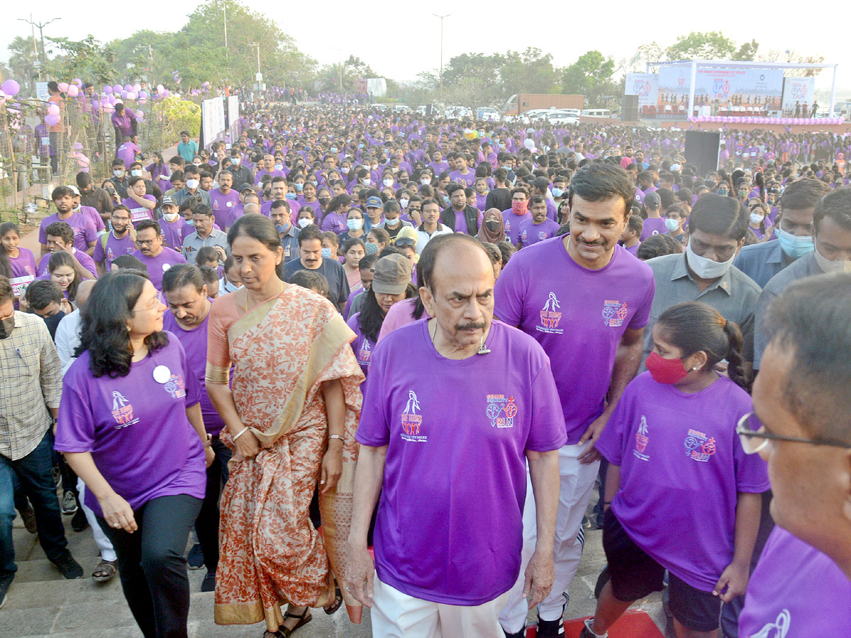 5K, 2K Run At Necklace Road Eve Of Women's Day 2022 Photo Gallery - Sakshi11