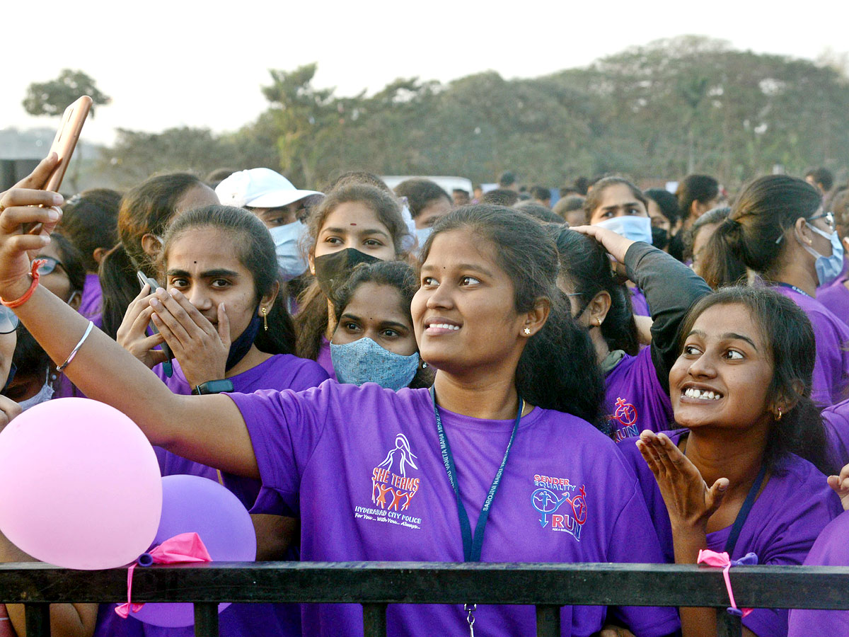 5K, 2K Run At Necklace Road Eve Of Women's Day 2022 Photo Gallery - Sakshi13