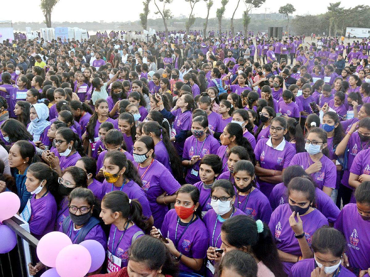 5K, 2K Run At Necklace Road Eve Of Women's Day 2022 Photo Gallery - Sakshi15