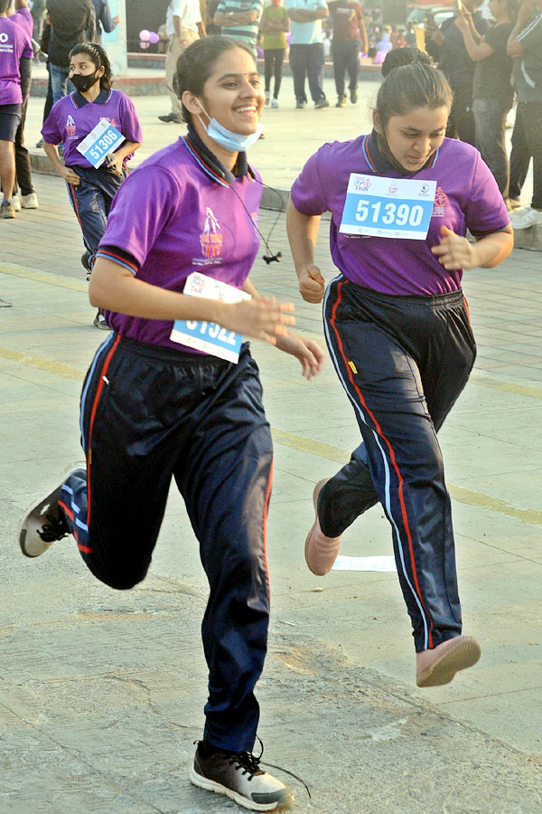 5K, 2K Run At Necklace Road Eve Of Women's Day 2022 Photo Gallery - Sakshi17