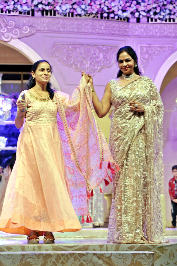 Myra Ramp Walk Photo Gallery - Sakshi14