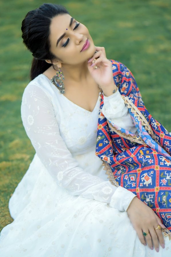 Anchor Sreemukhi Latest Photos - Sakshi25