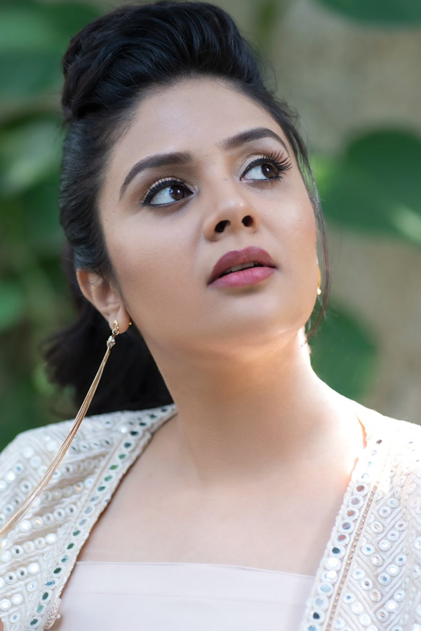 Anchor Sreemukhi Latest Photos - Sakshi18