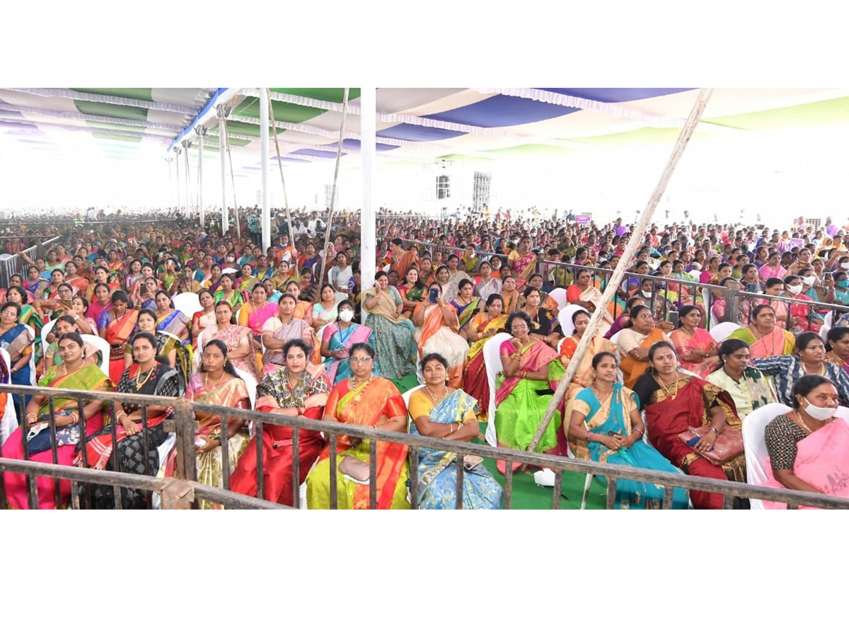 CM YS Jagan Participates in International Womens Day Celebrations in Vijayawada photo Gallery - Sakshi13