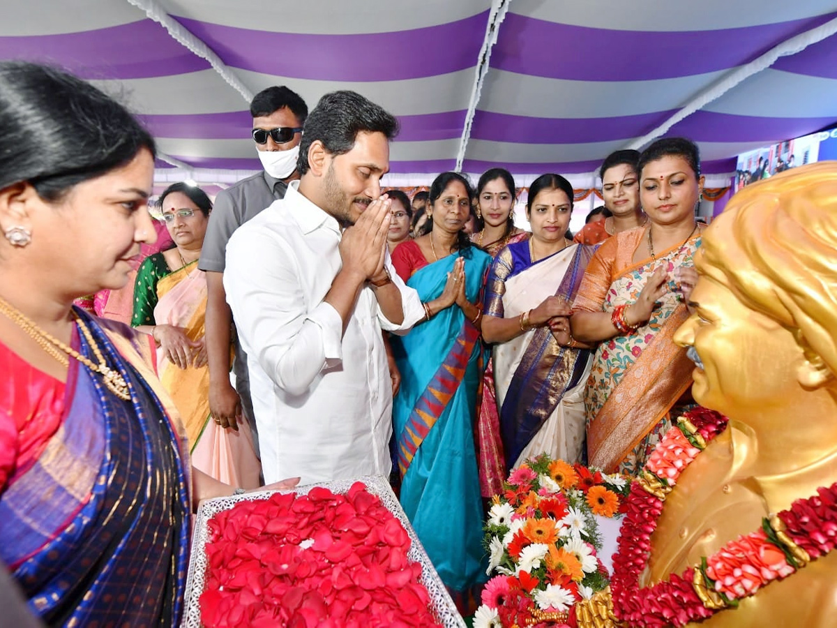 CM YS Jagan Participates in International Womens Day Celebrations in Vijayawada photo Gallery - Sakshi24