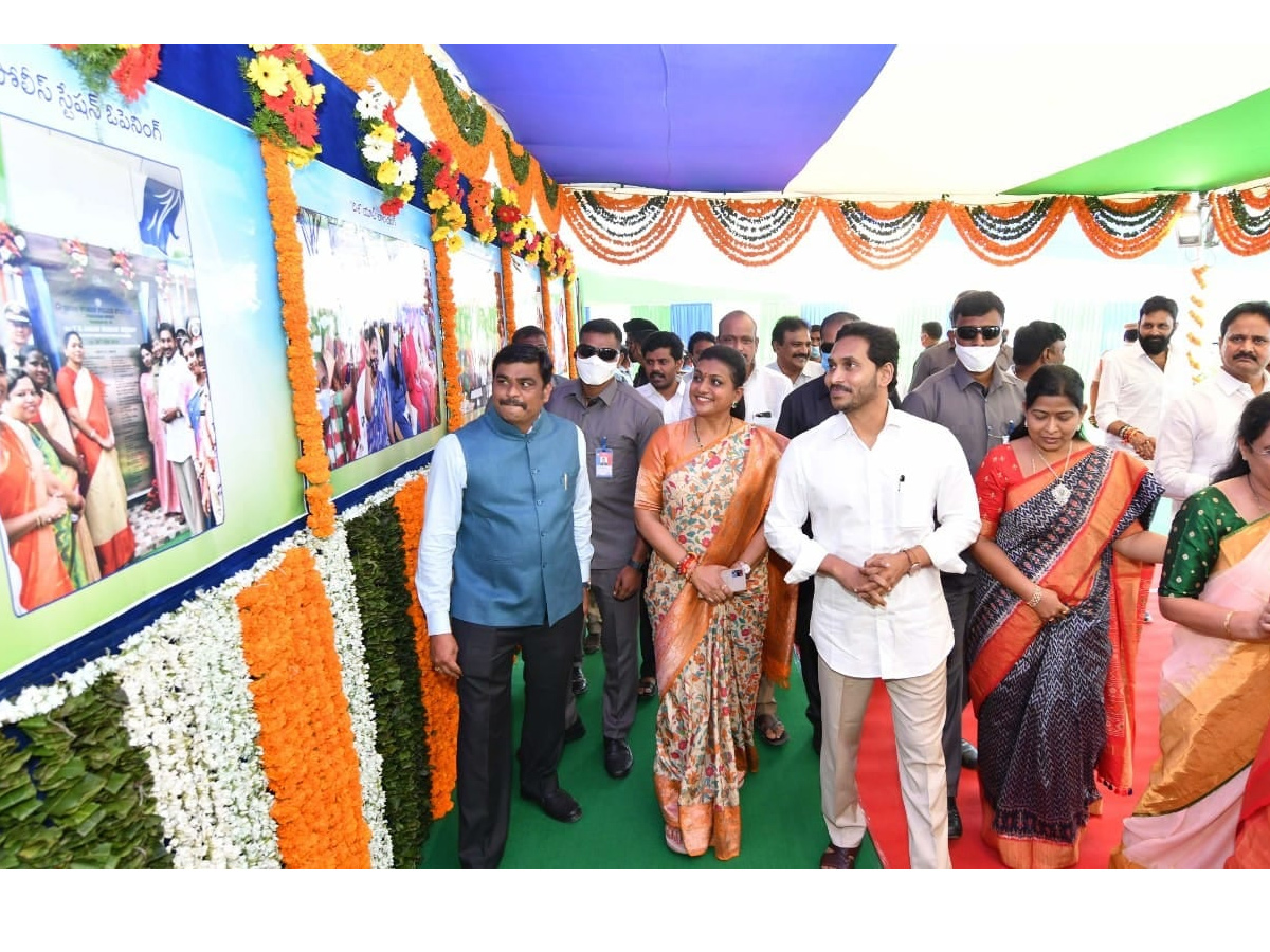 CM YS Jagan Participates in International Womens Day Celebrations in Vijayawada photo Gallery - Sakshi27