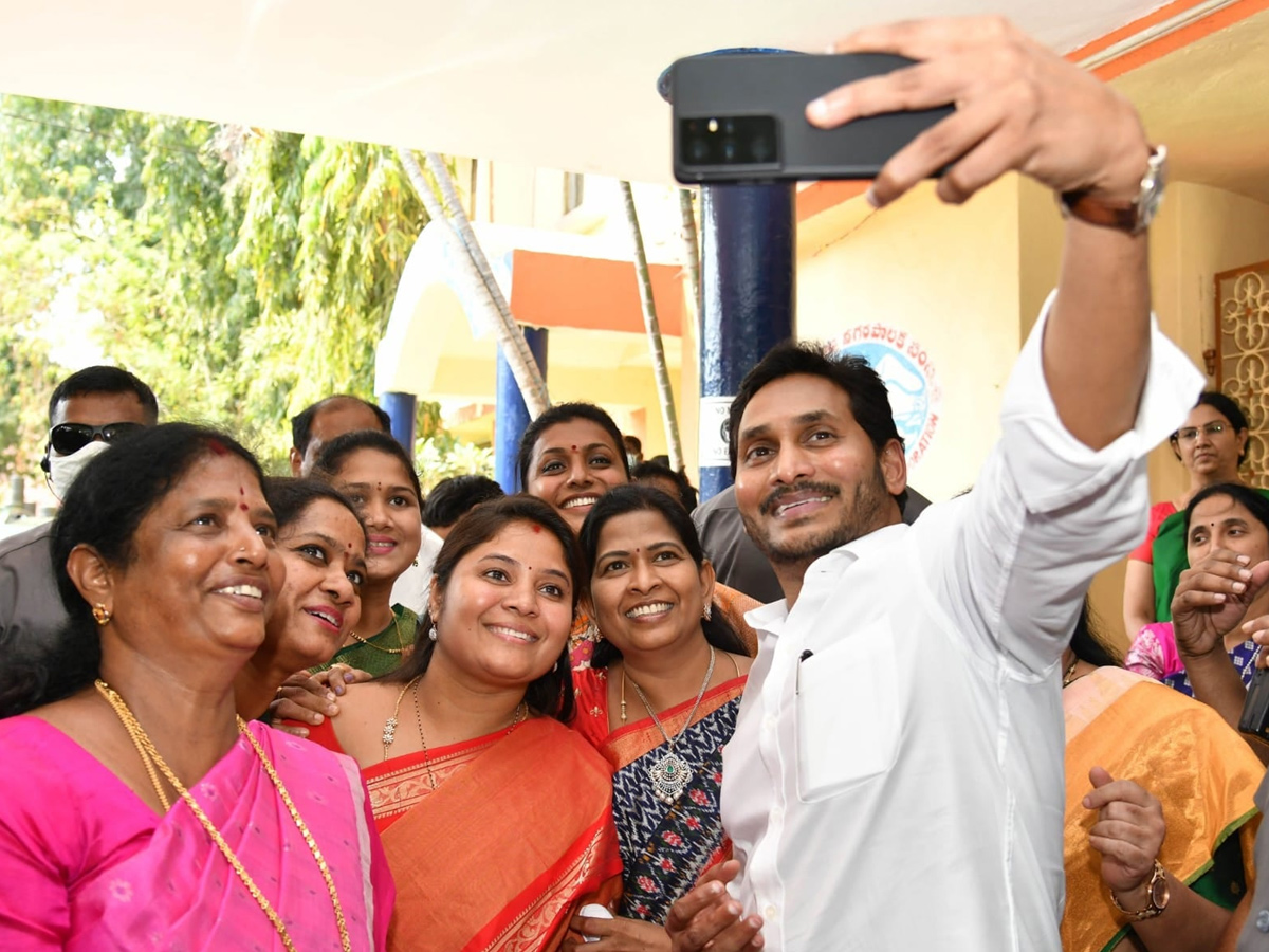 CM YS Jagan Participates in International Womens Day Celebrations Vijayawada - Sakshi1