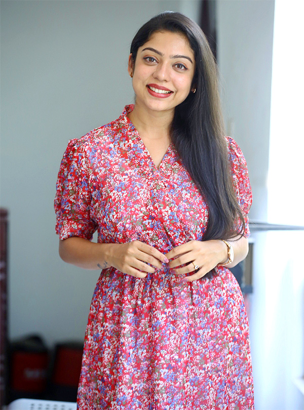 Actress Varsha Bollamma Photos  - Sakshi6