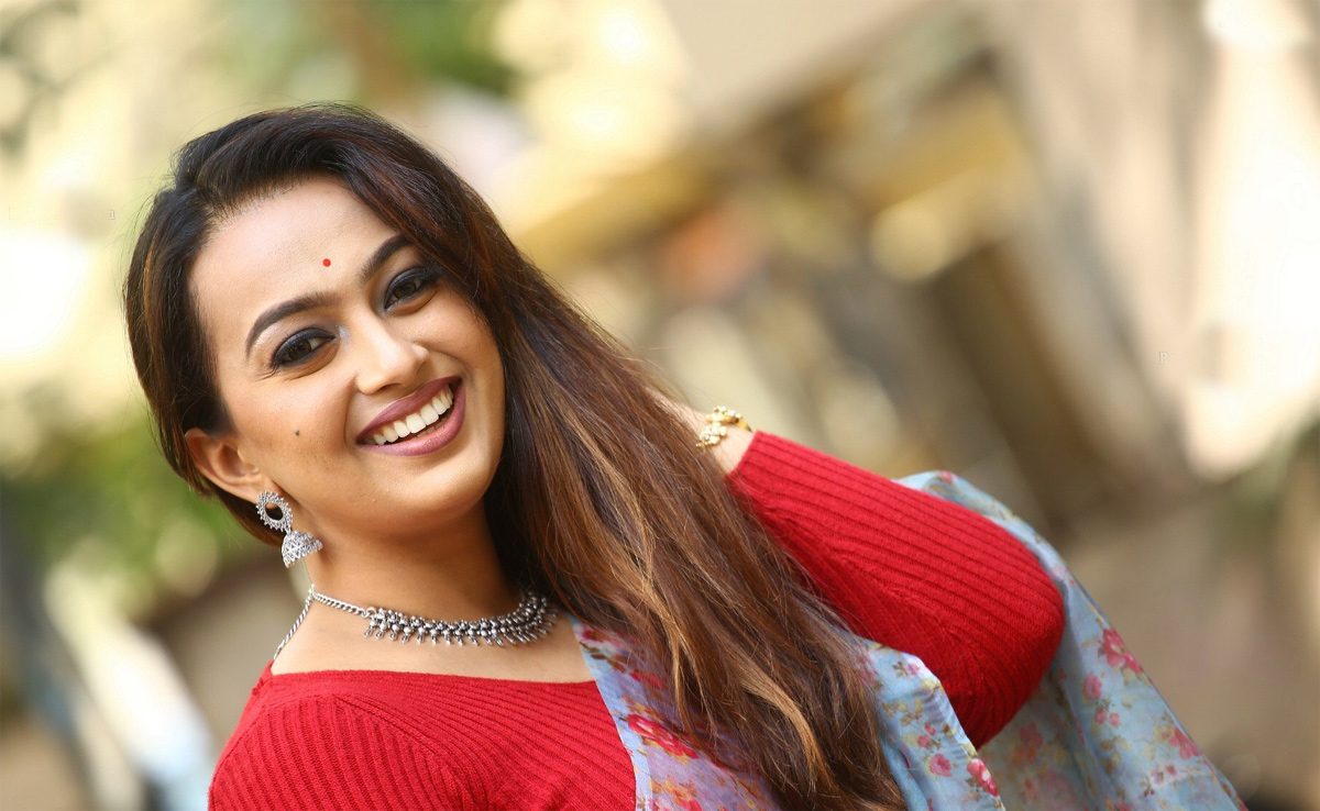 Ester Valerie Noronha Latest Photos - Sakshi19